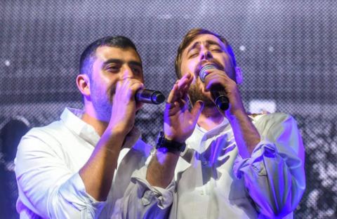 עטיפת האלבום של הופעת הענק של זמר העשור ישי ריבו בבנייני האומה
