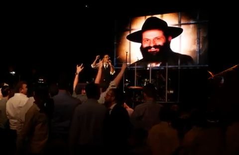 עטיפת האלבום של השיר שהקדיש שוואקי לרובשקין באמצע ההופעה