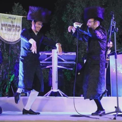 עטיפת האלבום של מחרוזת בנצי שטיין
